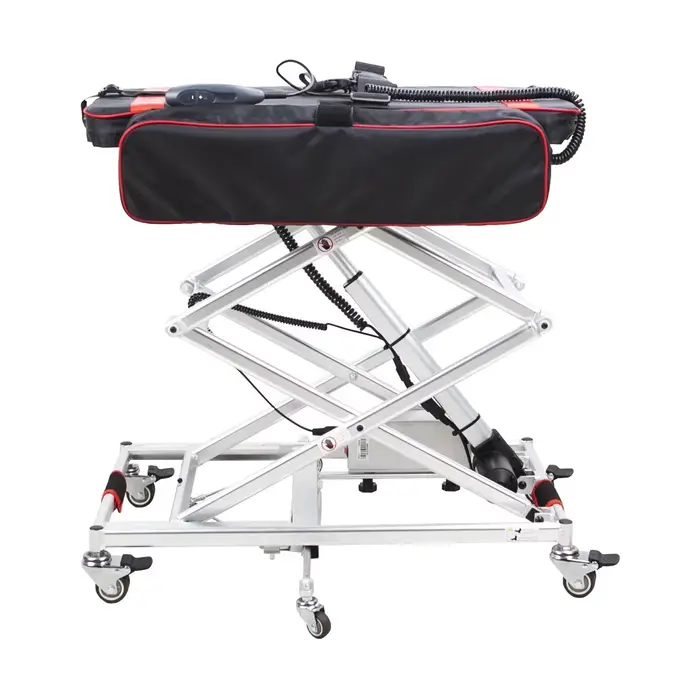 Le fabricant propose des élévateurs électriques portables et légers pour fauteuils roulants.