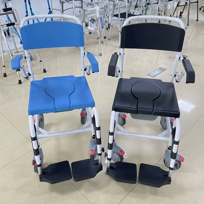 OEM économique de fauteuil roulant manuel pliant en gros pour les personnes âgées