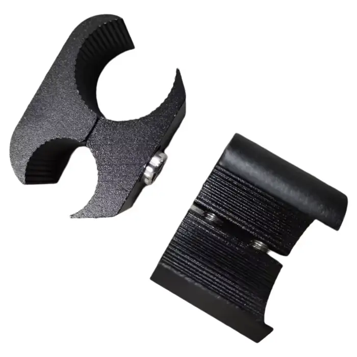 Pince de fixation pour pièces de fauteuil roulant