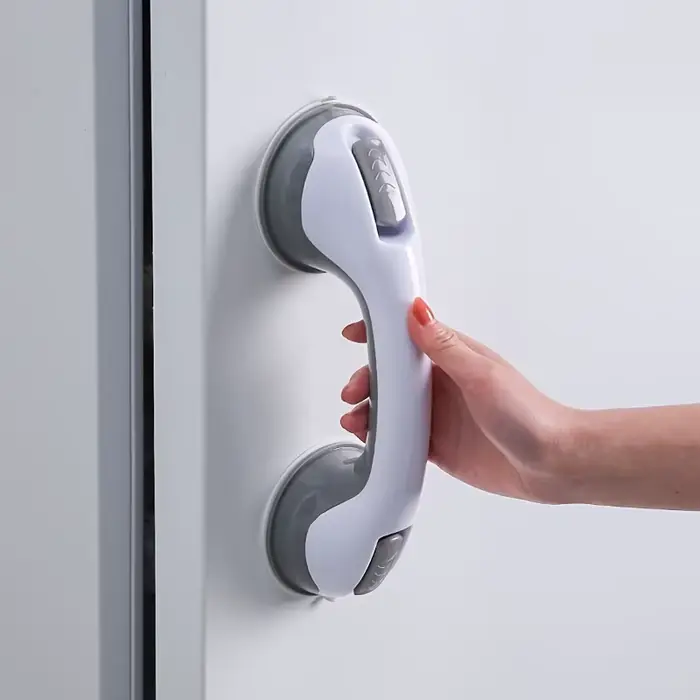 Main courante de salle de bain pour éviter les chutes