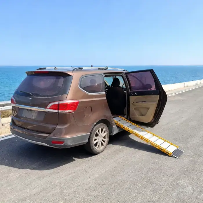 Rampe enroulable 800 kg, longueur 1,95 mètres, surface antidérapante, fabricant de rampes ODM pour f